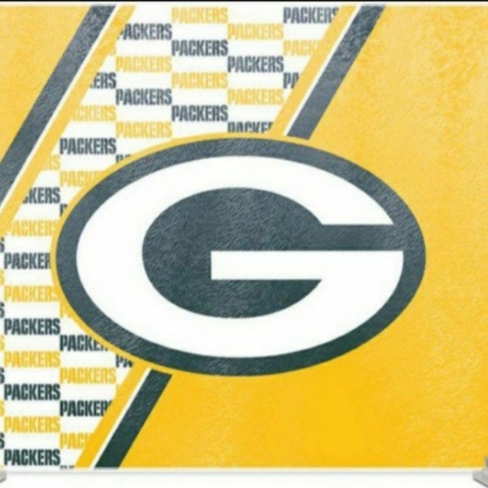 GREEN BAY PACKERS CUTTING BOARD WITH STAND